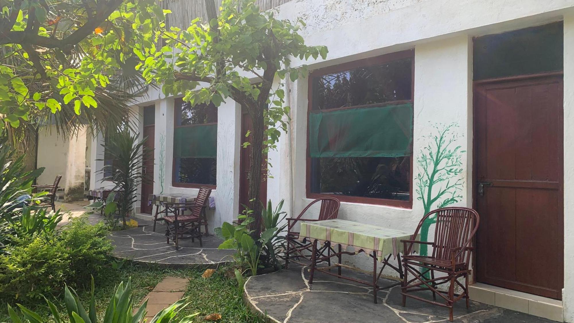 Diani Hostel Диани-Бич Экстерьер фото