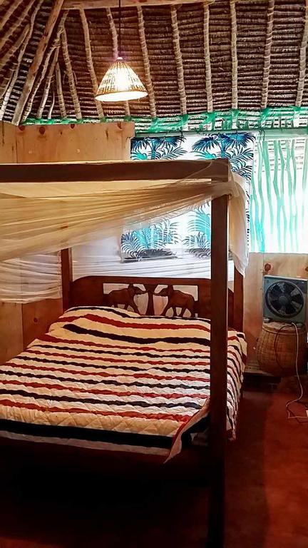 Diani Hostel Диани-Бич Экстерьер фото