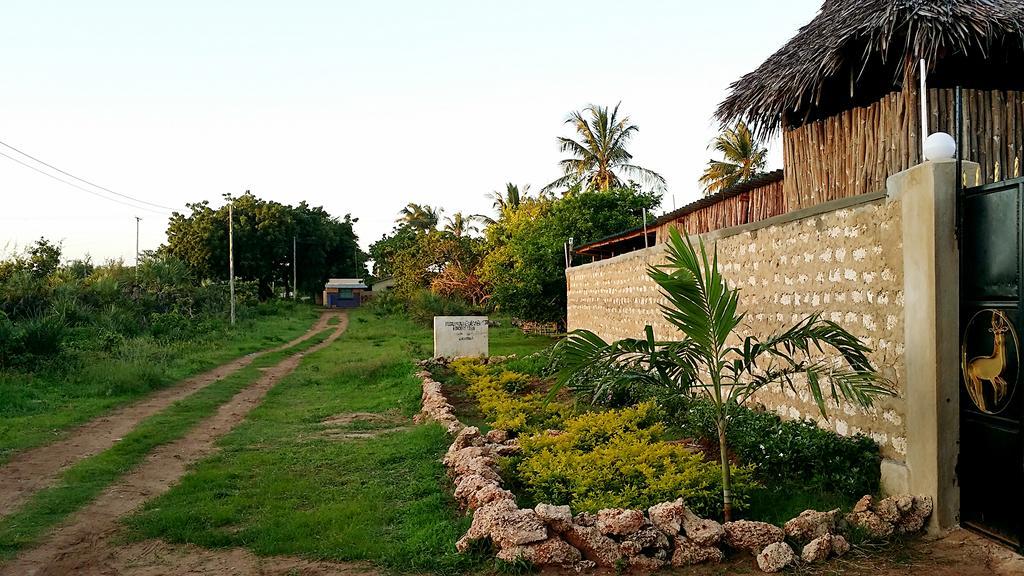 Diani Hostel Диани-Бич Экстерьер фото