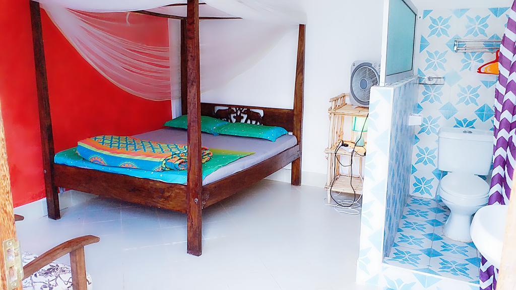 Diani Hostel Диани-Бич Экстерьер фото