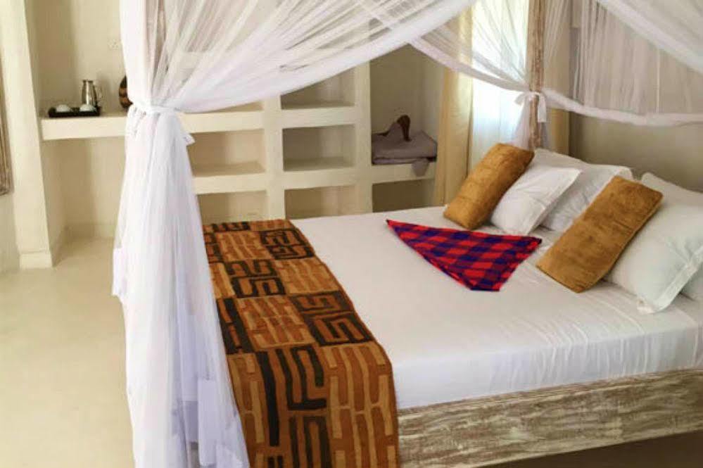Diani Hostel Диани-Бич Экстерьер фото
