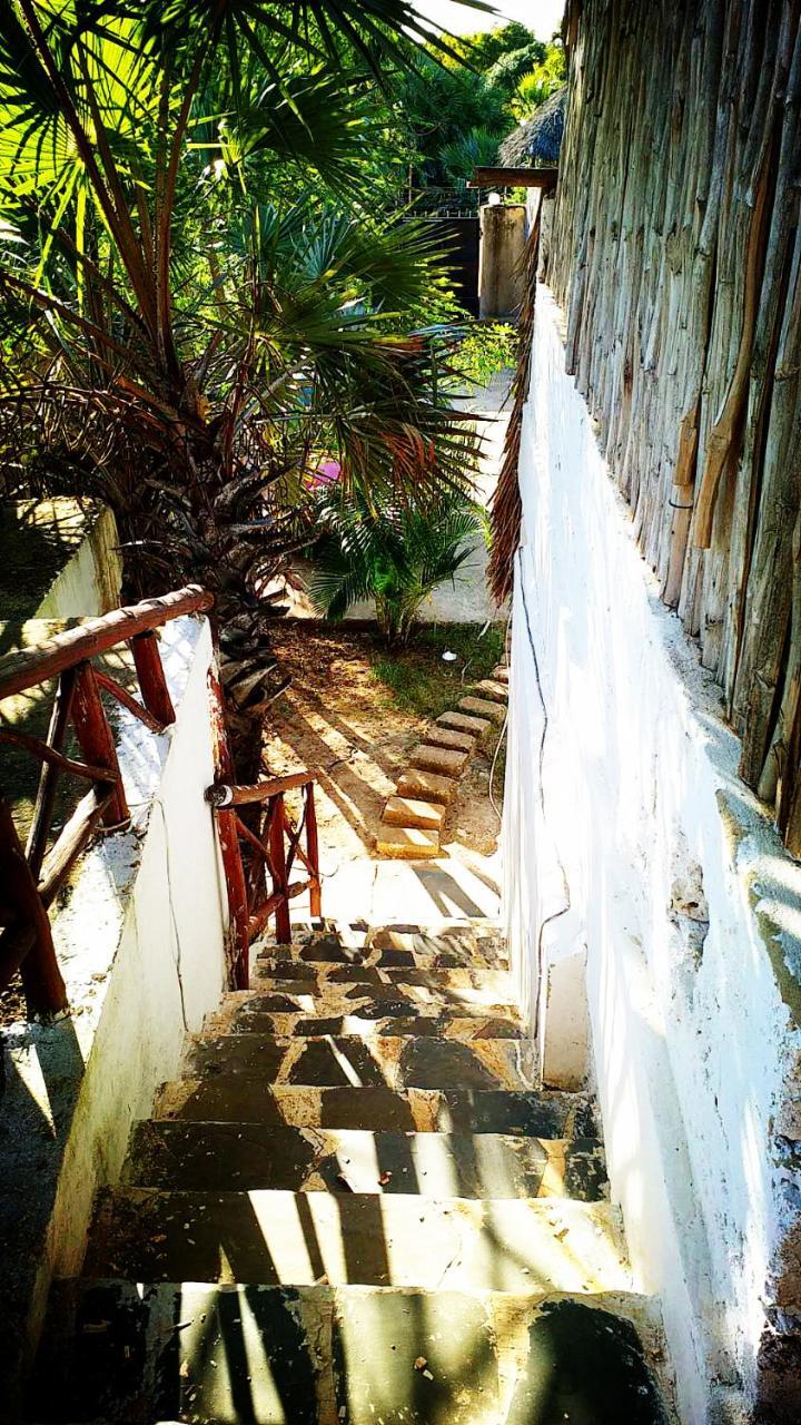 Diani Hostel Диани-Бич Экстерьер фото