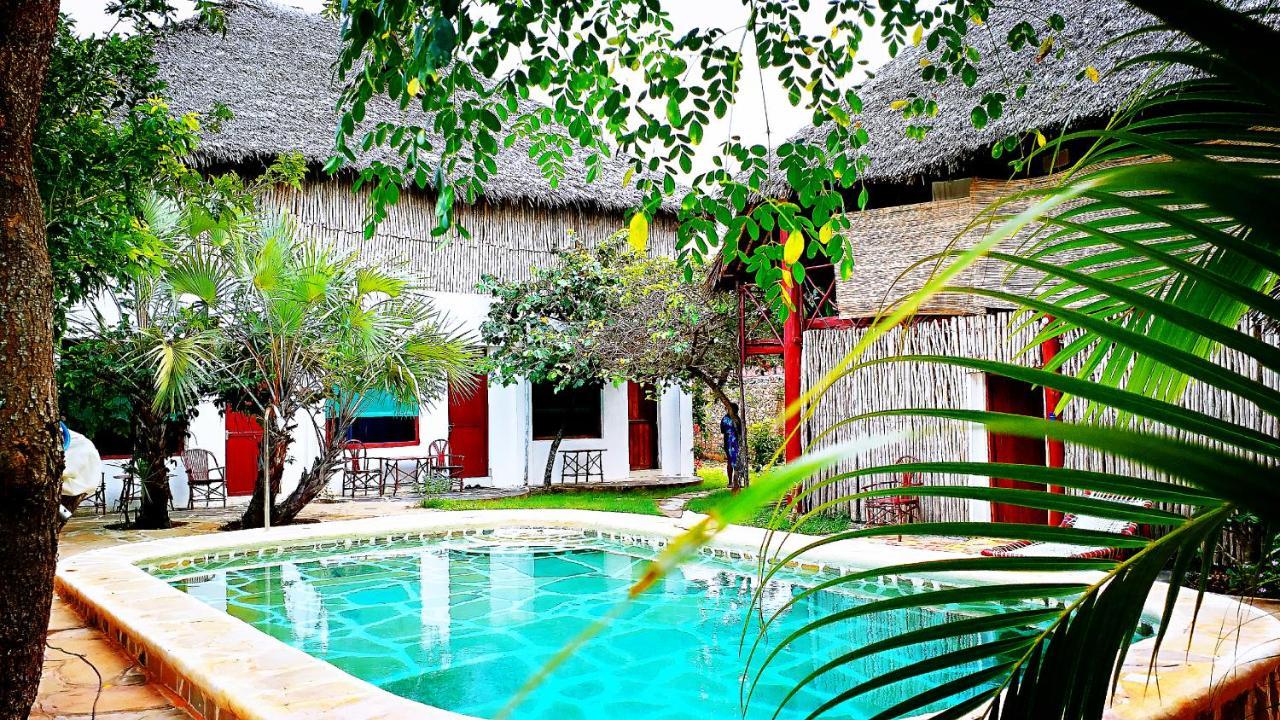 Diani Hostel Диани-Бич Экстерьер фото
