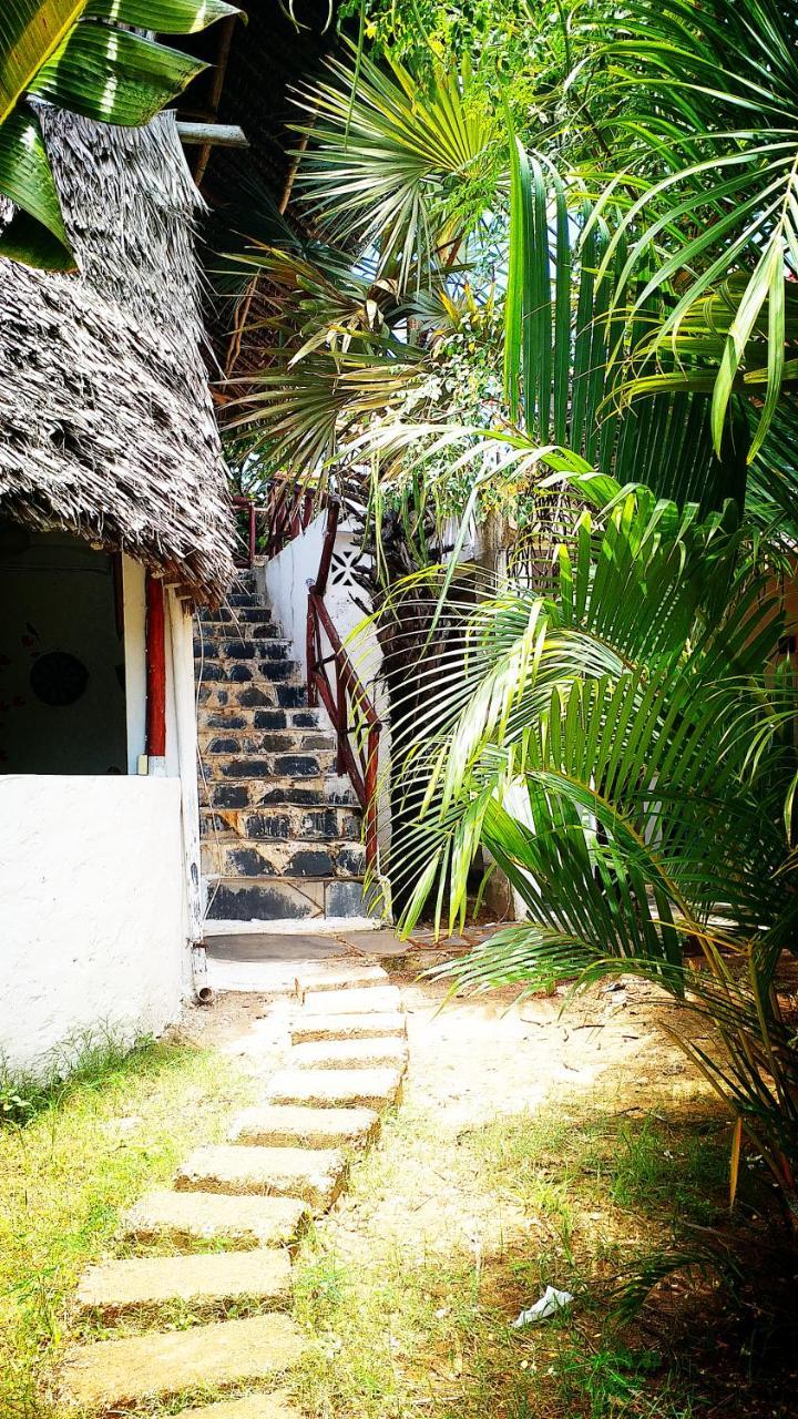 Diani Hostel Диани-Бич Экстерьер фото