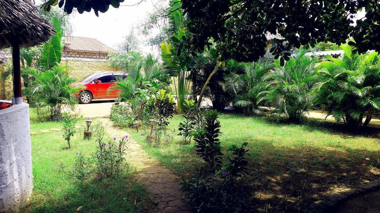 Diani Hostel Диани-Бич Экстерьер фото