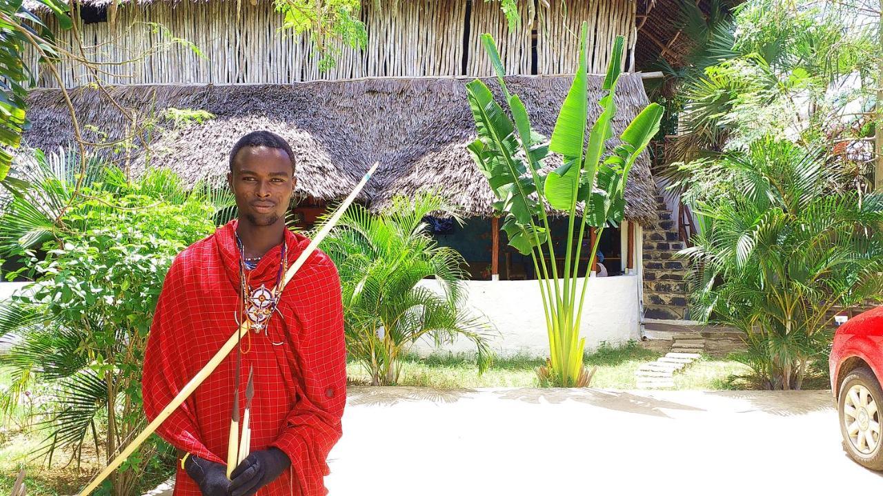 Diani Hostel Диани-Бич Экстерьер фото